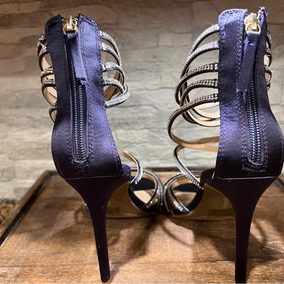 ZigiSoho plum color dress heels. Never worn, great condition. Size 8.5 - Picture 4 of 5